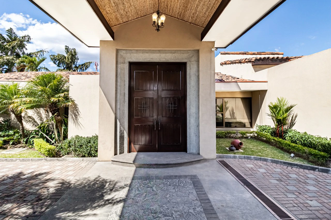 House For Sale in Guachipelín - Gallery image 14