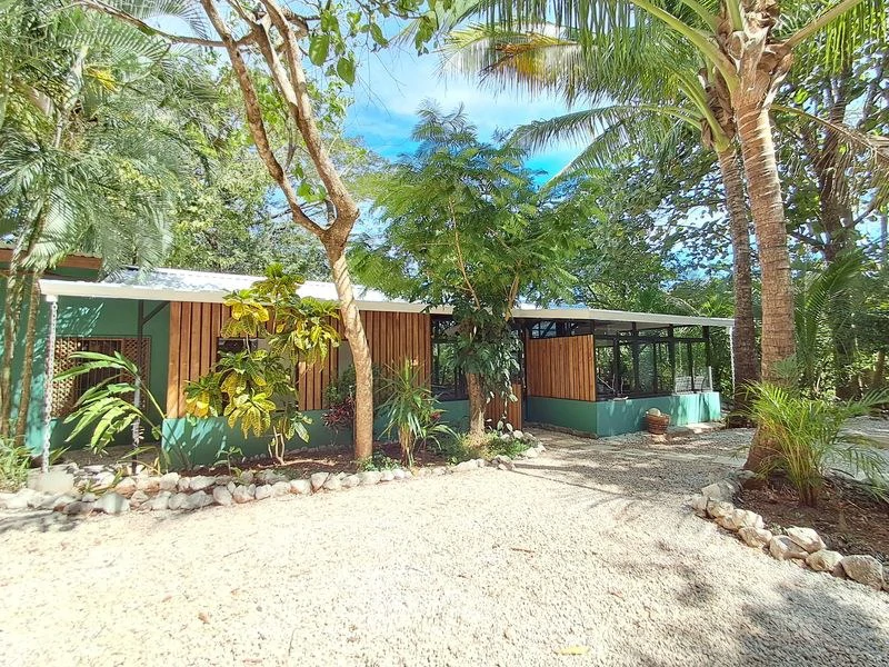 Casa Hippie: Charming Costa Rican-Style Home – Fully Renovated in 2024 - Gallery image 2