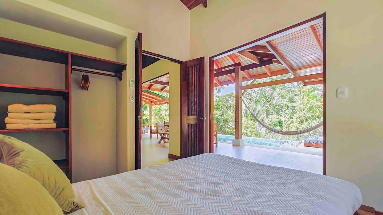 ID 498 - 3 Bd/3Ba w/Pool on 21,000m2 Lot, Punta Uva: Hilltop Estate with Expansive Outdoor Living, Infinity Pool, and Solar Power on 2.1 Hectares of Titled Land - Gallery image 20