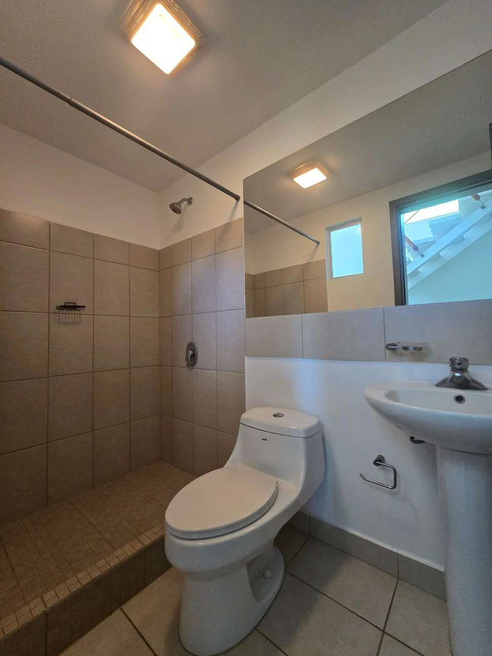 Modern 4 Bedroom House for Sale with Mountain Views in Brasil de Mora Ciudad Colón - Gallery image 15