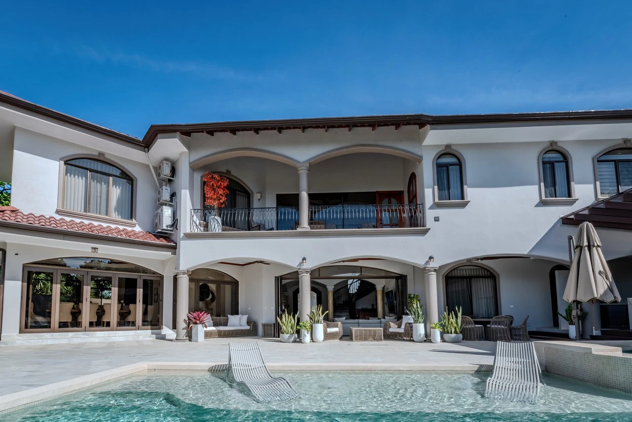 Luxury Home with Pool, Bar Area & Resort-Level Amenities | 6 br, 4.5 ba in Perez Zeledon - Gallery image 42