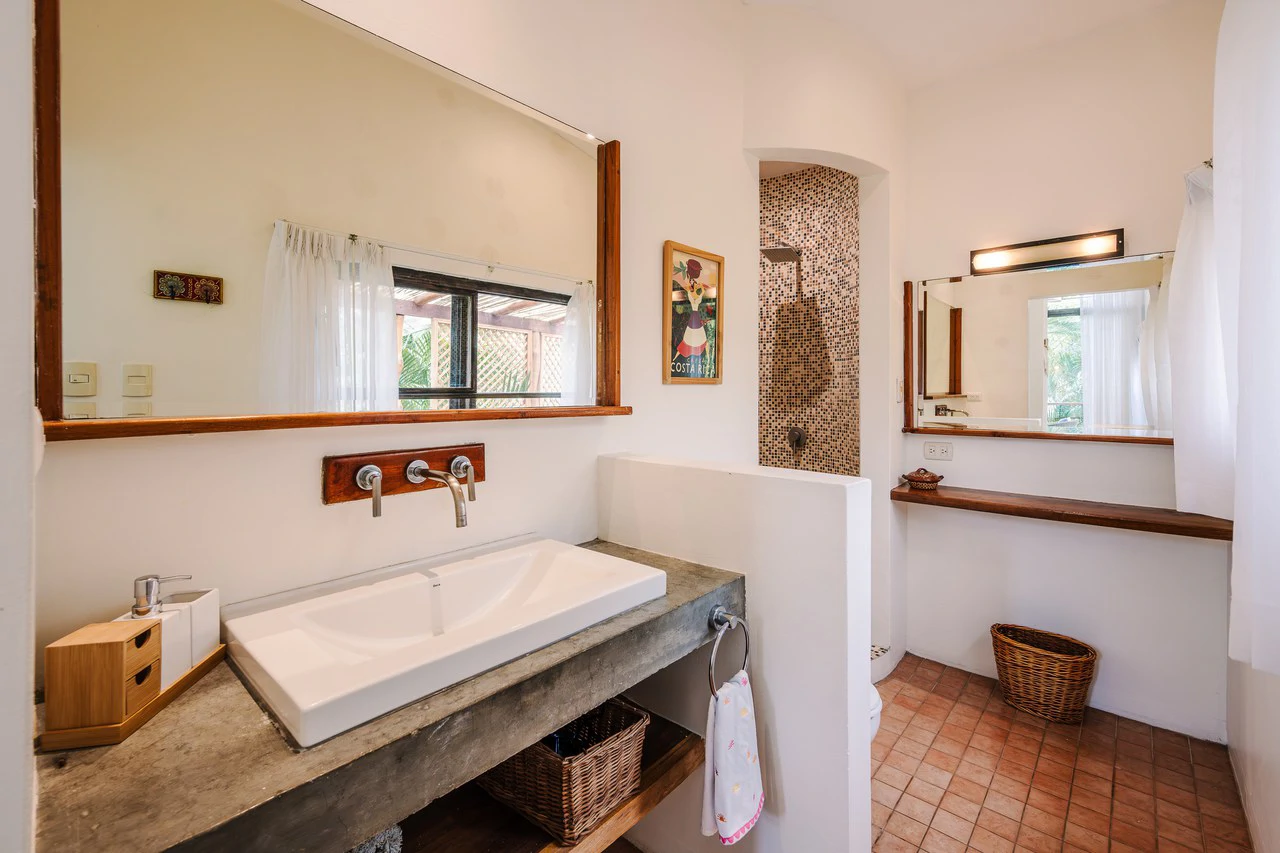 La Gaviota #2: Stef Surf 2BR Villa Steps from Playa Potrero - Gallery image 16