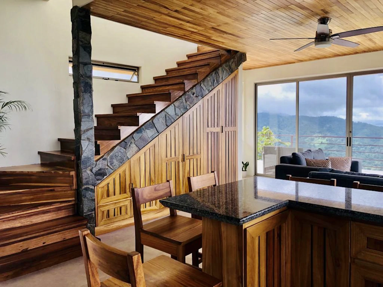 3 bedroom house with swimming pool & 2 Jungle Studios. - Gallery image 7