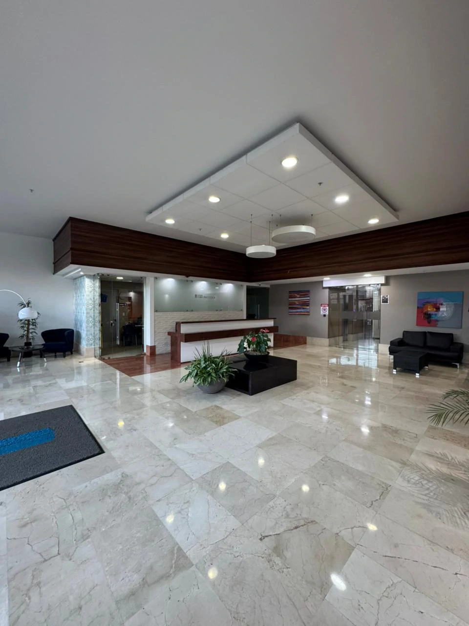 Excellent Investment: Modern 2-Bedroom Apartment with Panoramic Capital Views - Gallery image 2