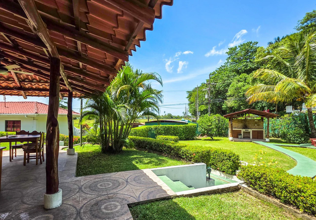 Prime Location 1bed 1bath Condo, Steps From Samara Beach - Gallery image 14