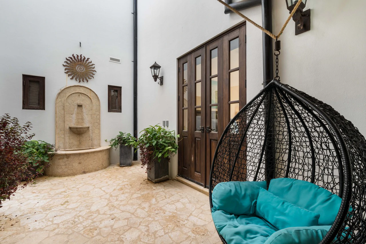 10 Plaza Carlota: A Rare Single-Level Gem in Las Catalinas - Gallery image 10