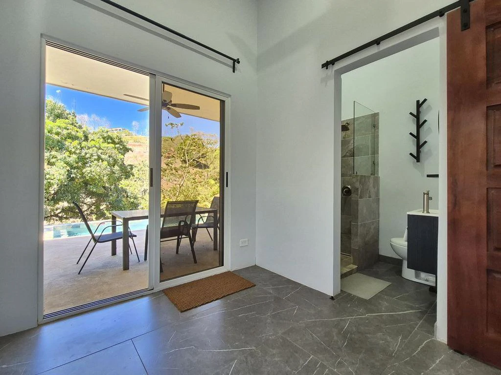 Casa Dulce Sueño: Charming 4-Bedroom Renovated Home with Brand New Pool in Peaceful Santo Domingo, close to Samara Beach - Gallery image 23