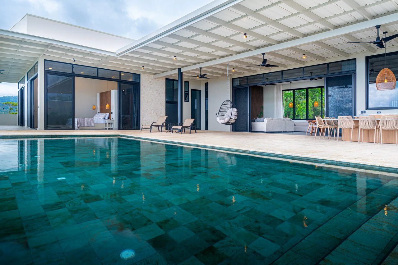 Lion's Gate Sunset Estate - Gallery image 43