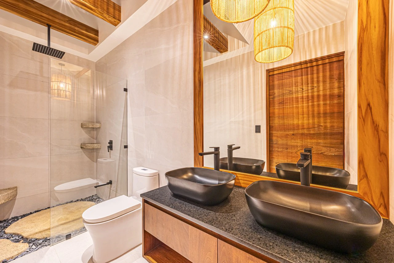 Casa Koules: Architectural 5-Bedroom Oceanview Estate in Prestigious Costa Verde Estates - Gallery image 16