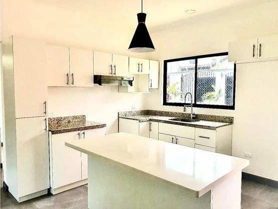 Charming 3 bedroom, 2 bathroom house, located in the beautiful area of Playa Herradura - Gallery image 3