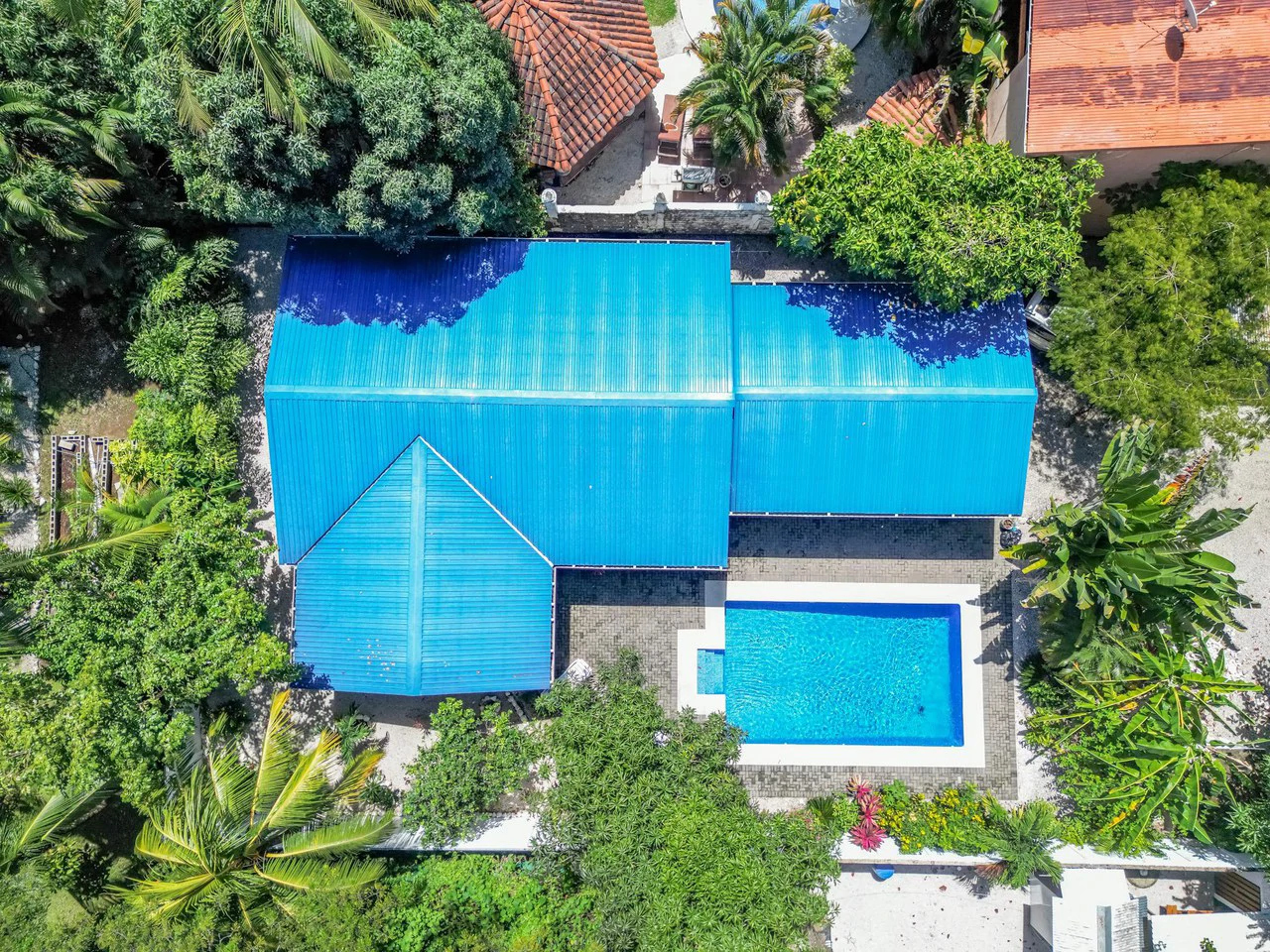 Casa Verde: Stunning Pool and Exceptional Outdoor Living Space - Gallery image 2