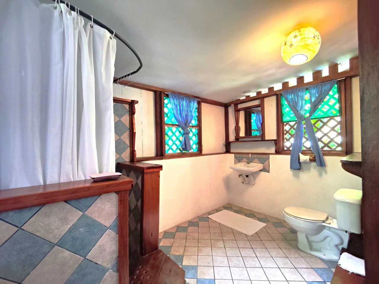 Charming 6 Bd/5 Ba Multi-Unit Rental Property - A Versatile Investment Opportunity - Gallery image 19