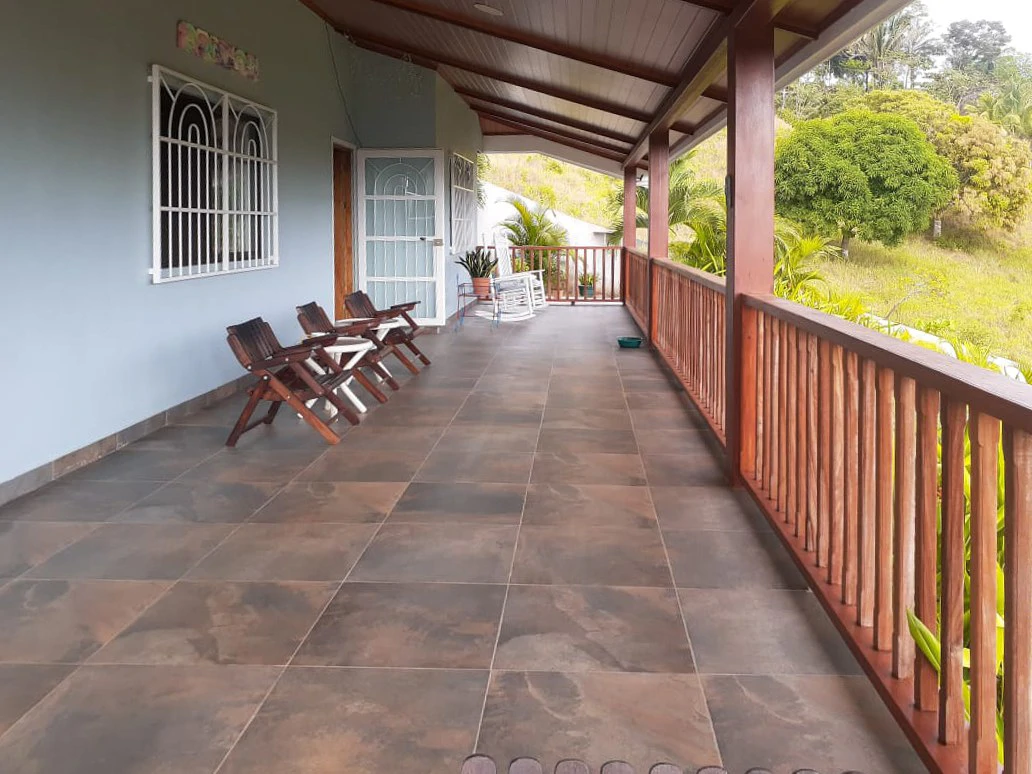 FULLY LANDSCAPED PROPERTY- OCEAN VIEW - Gallery image 3