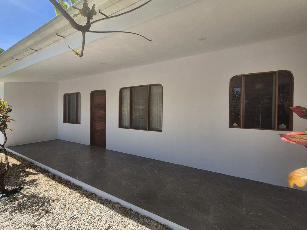 Casa Dulce Sueño: Charming 4-Bedroom Renovated Home with Brand New Pool in Peaceful Santo Domingo, close to Samara Beach - Gallery image 5
