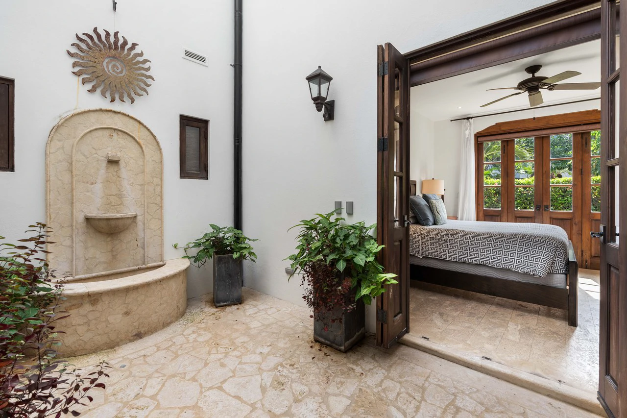 10 Plaza Carlota: A Rare Single-Level Gem in Las Catalinas - Gallery image 11
