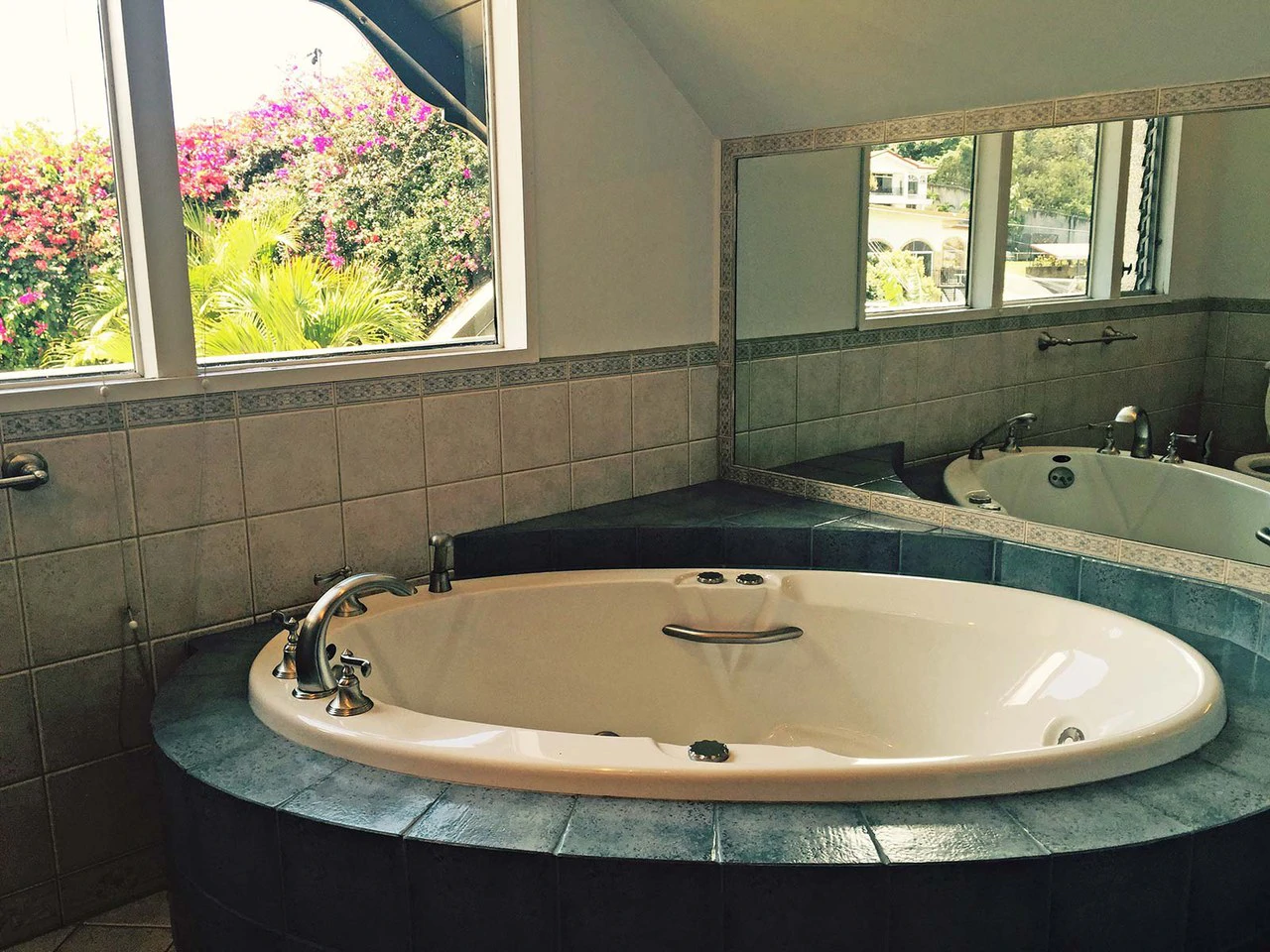 ID 3084:: 5 Bedroom Panoramic View. Home with Pool and Guest Apartment for Sale in Escazu - Gallery image 23