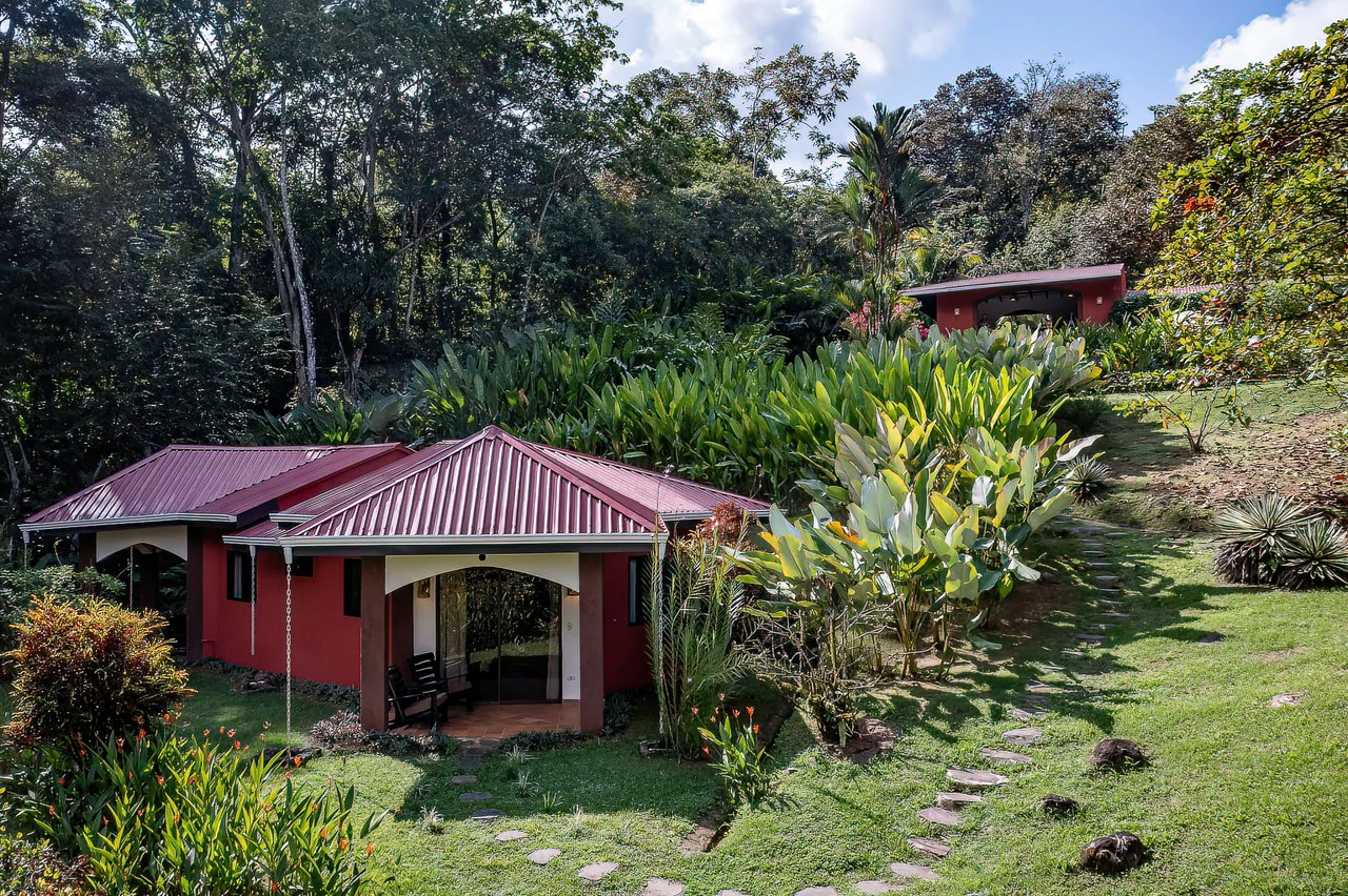 A TRANQUIL HAVEN: PRIME INVESTMENT OPPORTUNITY IN UVITA'S LUSH RIVER ENCLAVE: Mountain Hotel/Resort/Hostel For Sale in Uvita - Gallery image 52
