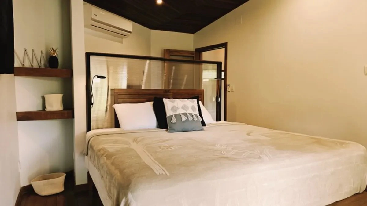 ID 947: 2 BD/2BA Renovated Home with Ocean View Near Playa Negra - Gallery image 20