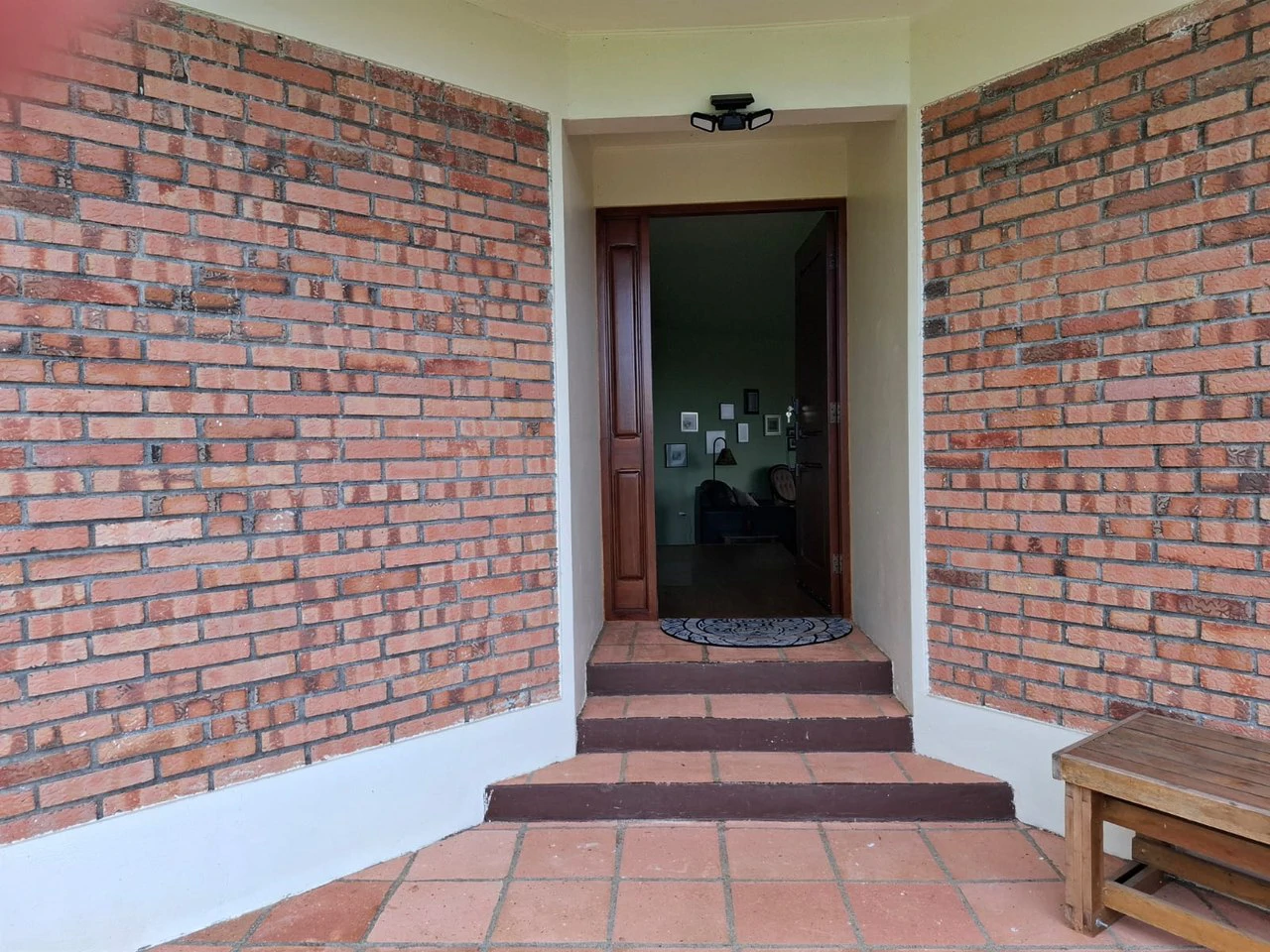 El Condor Casa: REDUCED by $ 50K  ! 3/3 Home With 4 Beds on Just Under 1 Acre. Income producer - Gallery image 2