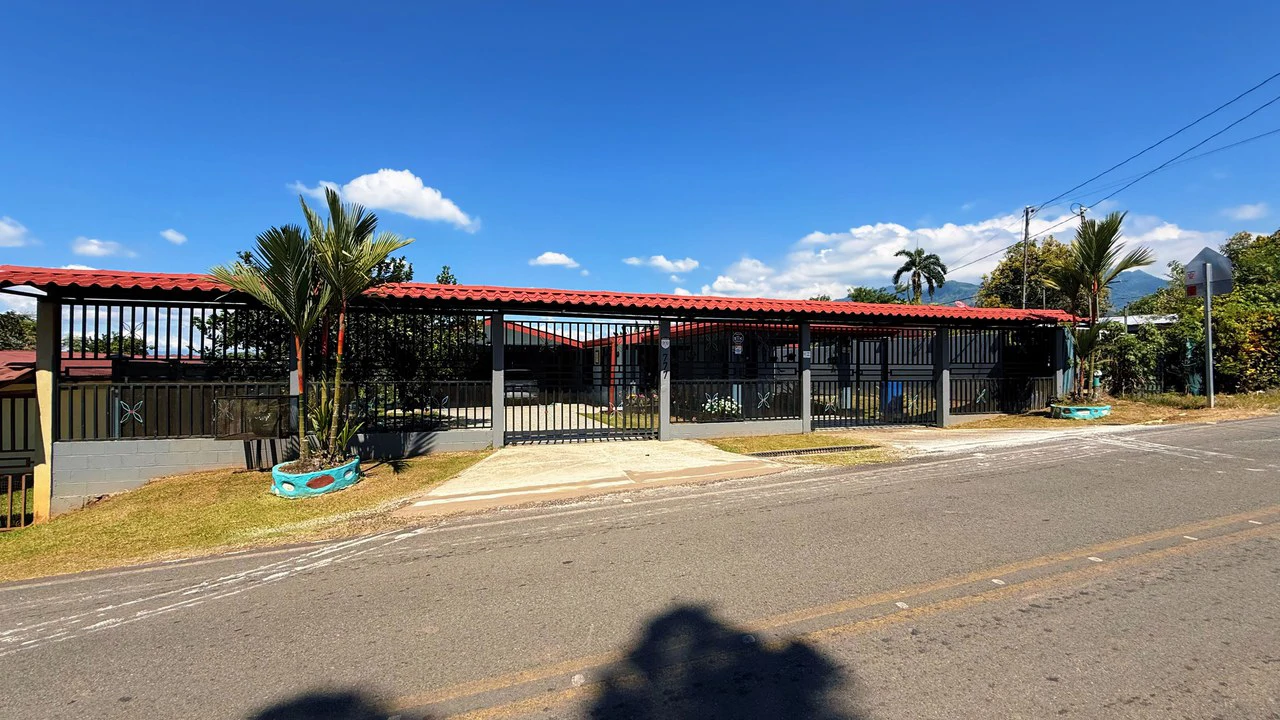 Countryside House For Sale in San Pedro - Gallery image 23