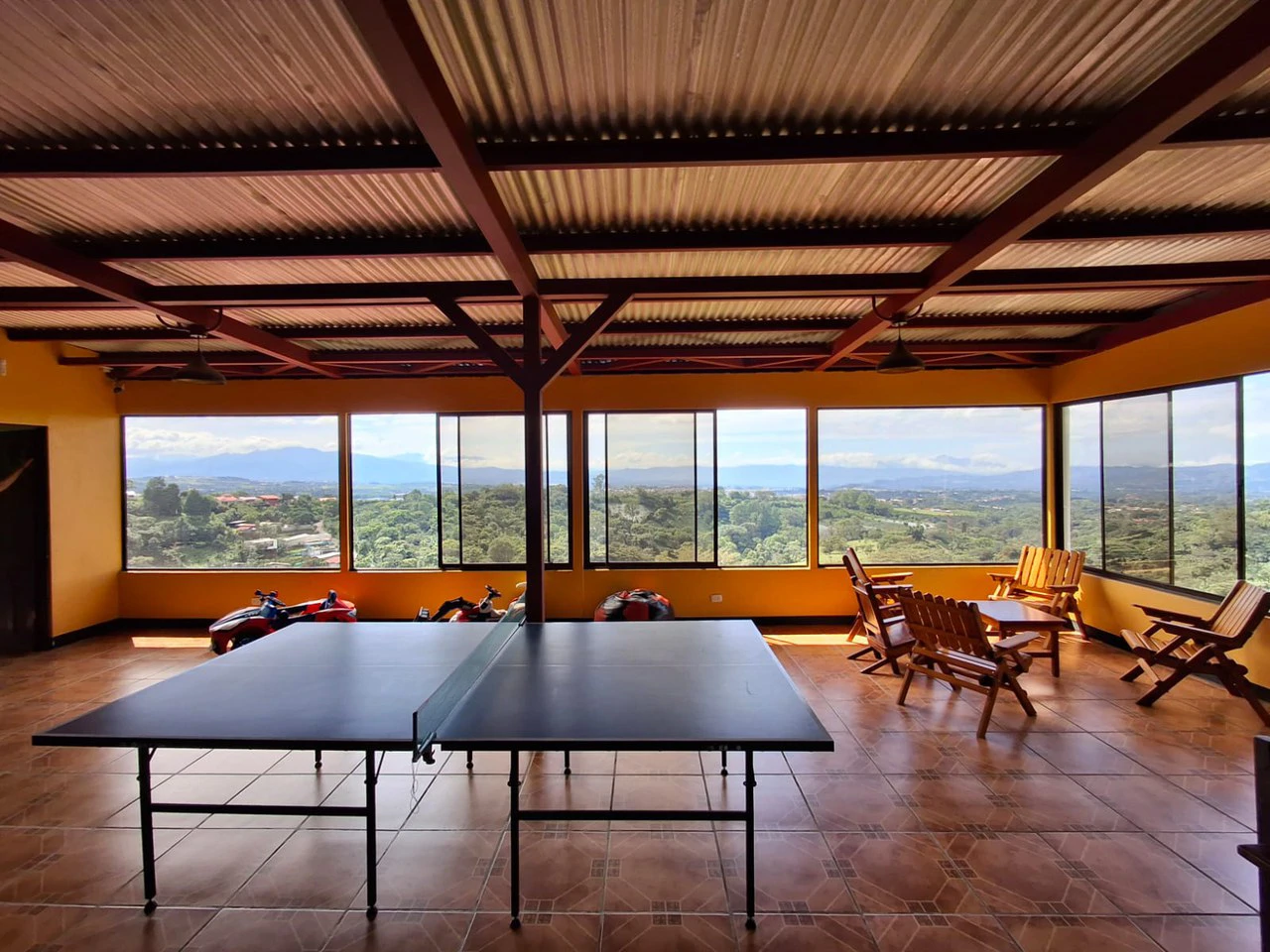 Casa Vista!: 3 level Cityview Hilltop Estate + 27,980m2 - Gallery image 11