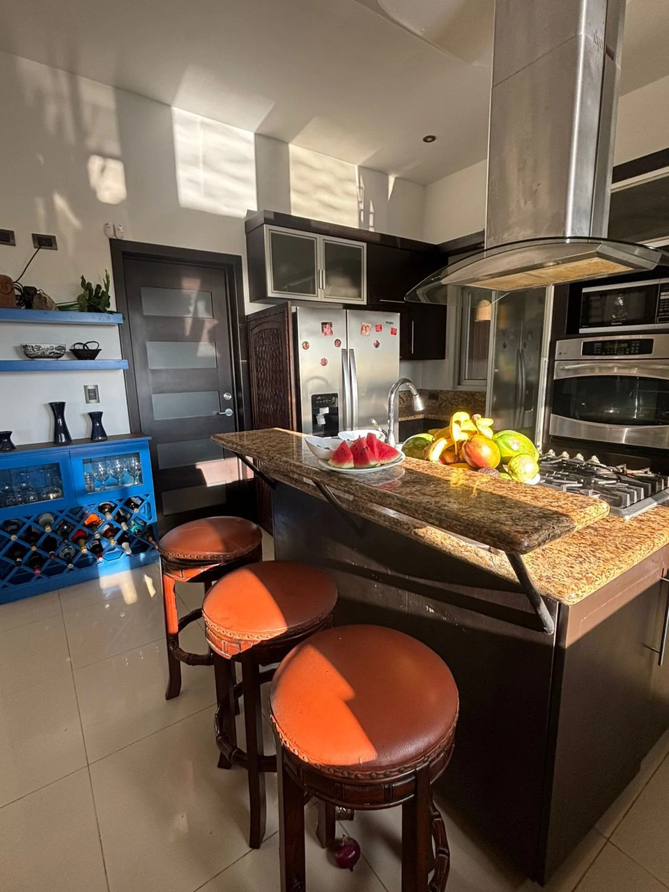 1.42 ACRES – 4 Bedrooms 2 Story Ocean-View Home With 2 Bedroom Guest House In Premium Beach Community, Walk to the Beach! - Gallery image 18