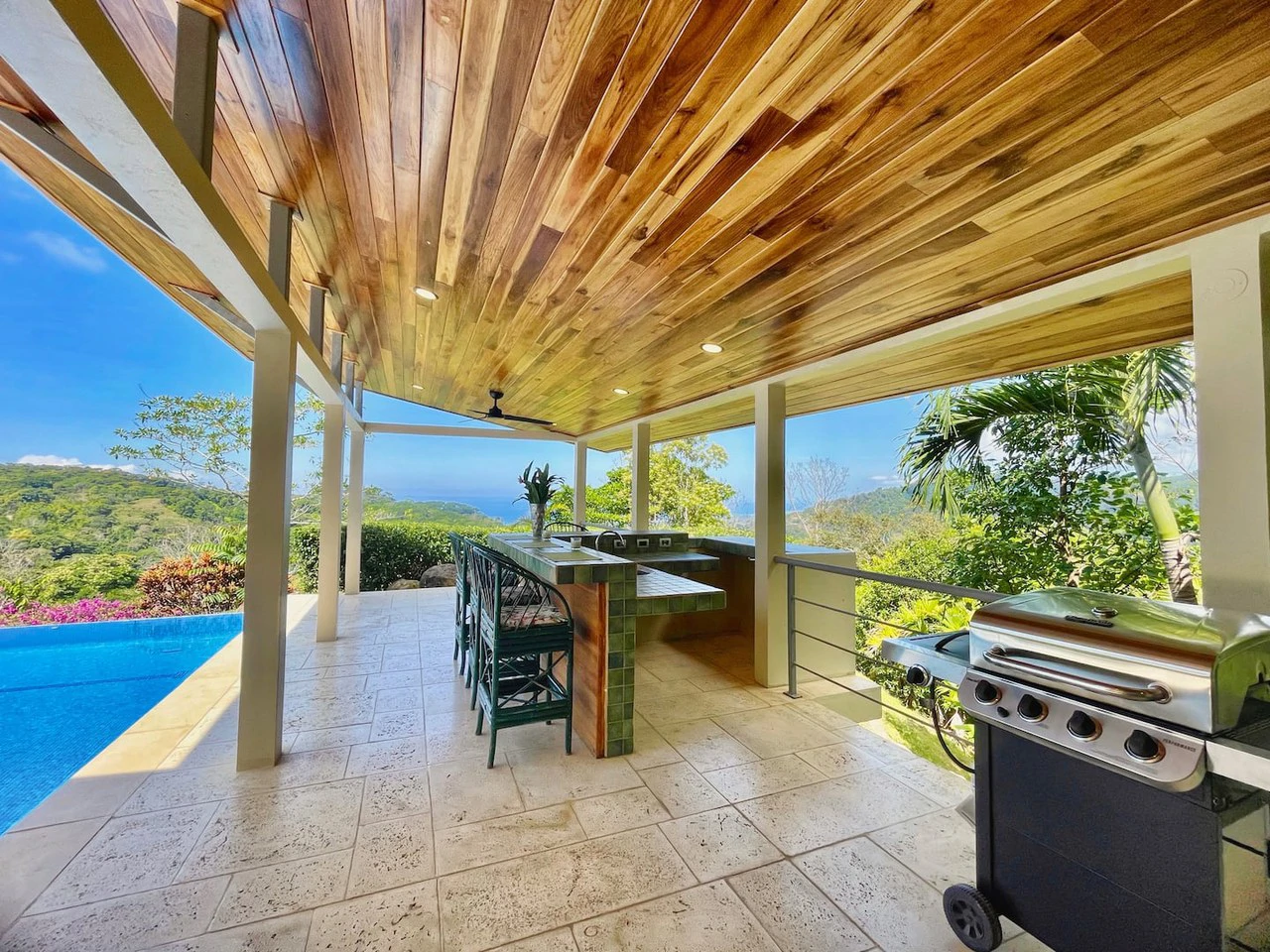 2.4 ACRES – 3 Bedroom Main Home Plus 1 Bedroom Casita And Cabina, Luxury Ocean View Property, 15min to Dominical!!: Near the Coast and Mountain House For Sale in Lagunas - Gallery image 9