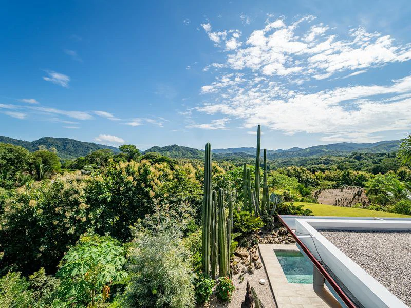 Casa Koi: Luxury 3-Hectare Hilltop Property with Stunning 360° Mountain Views, Main Home, Guest House & Workshop, Minutes from Samara - Gallery image 28