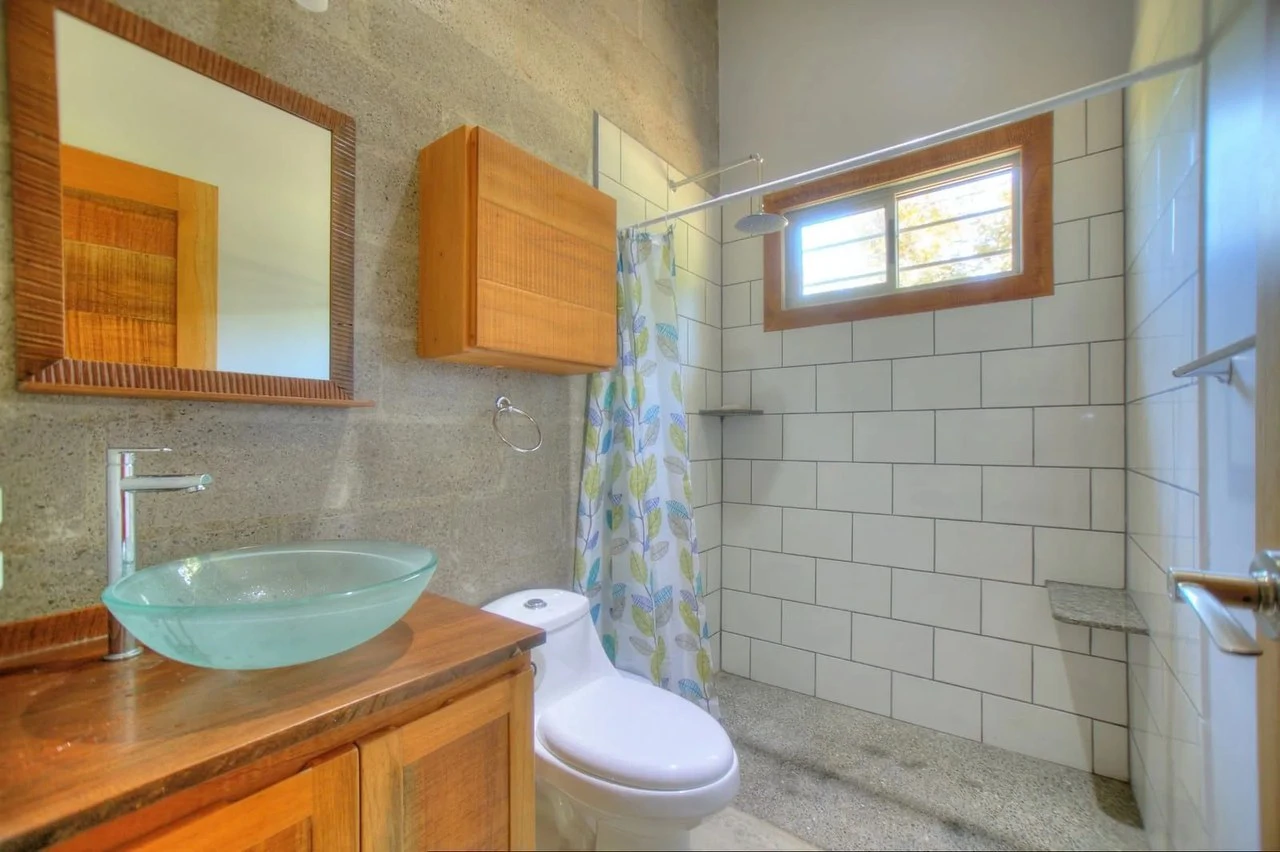 0.2 ACRES – 3 Bedroom Home With Pool Walking Distance To Beach And Surf Breaks, Surfer’s Dream!!!: Near the Coast House For Sale in Playa Pavones - Gallery image 11