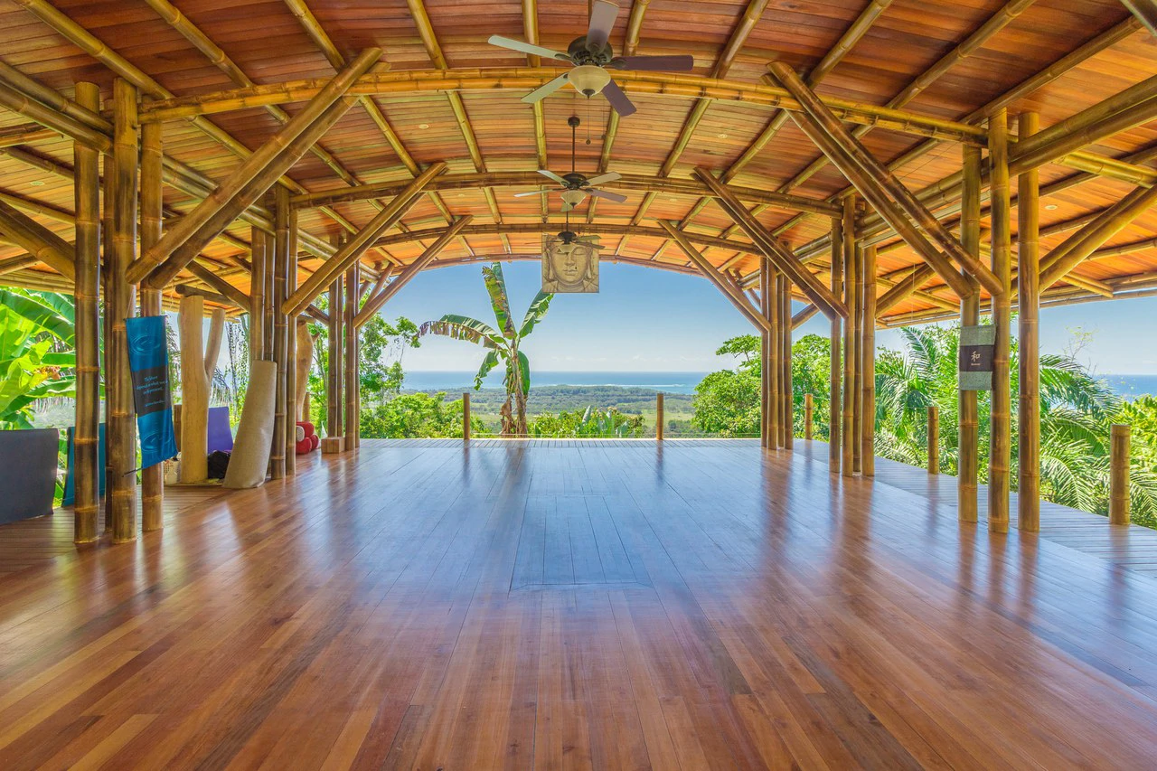 Popular 20-room Boutique hotel /retreat. Stunning ocean views - Gallery image 50