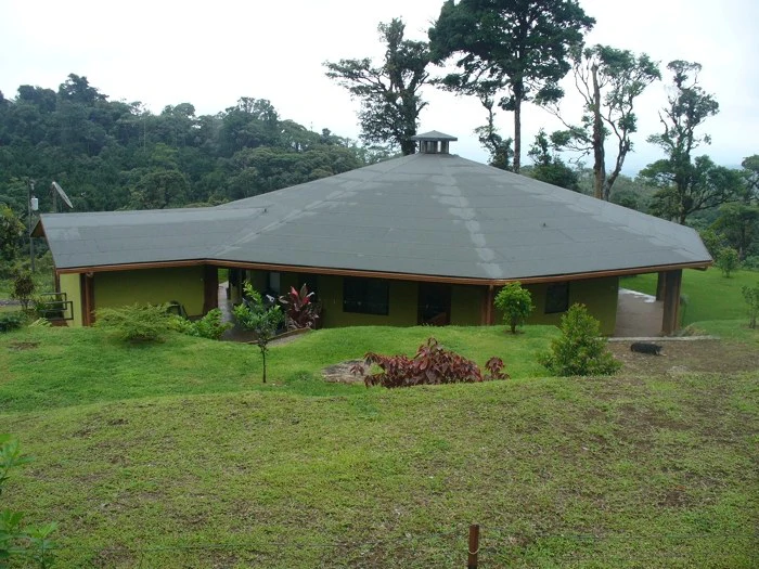 NATURE LOVERS PARADISE ! Jungle home on 25 acres with beautiful views - Gallery image 2