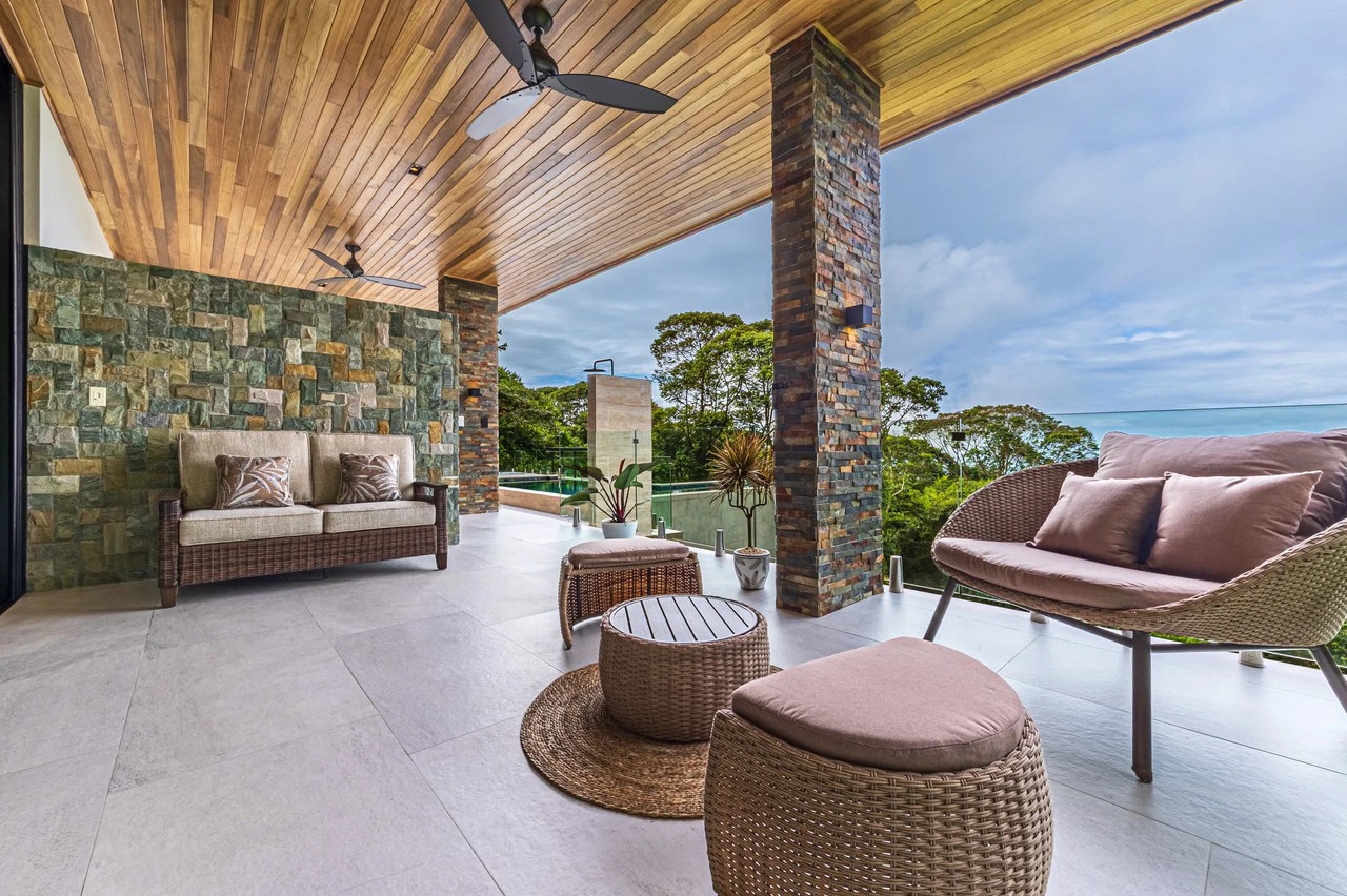 Casa Koules: Architectural 5-Bedroom Oceanview Estate in Prestigious Costa Verde Estates - Gallery image 31