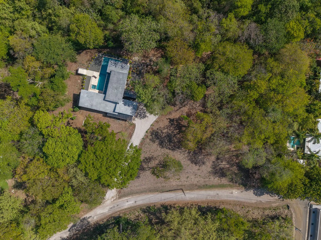 Casa Avalon: New 4-Bedroom Home on 1.48-Acre Lot – Build 2 More Structures, Just Minutes from the Beach! - Gallery image 51