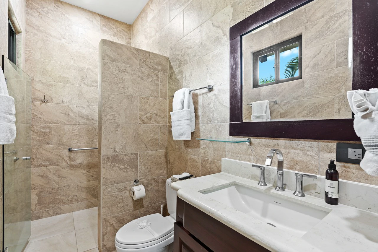Pura Vida House: 6 bedroom 6 Bathroom Rental Juggernaut in Gated Community - Gallery image 24