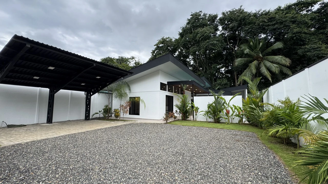 Villa Selva – Just Steps from the Chaman Beach: House For Sale in Uvita - Gallery image 12