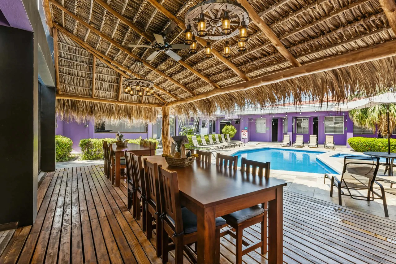 Tropical Paradise: 20-Room Private Vacation Rental Near Cocal Casino - Gallery image 4