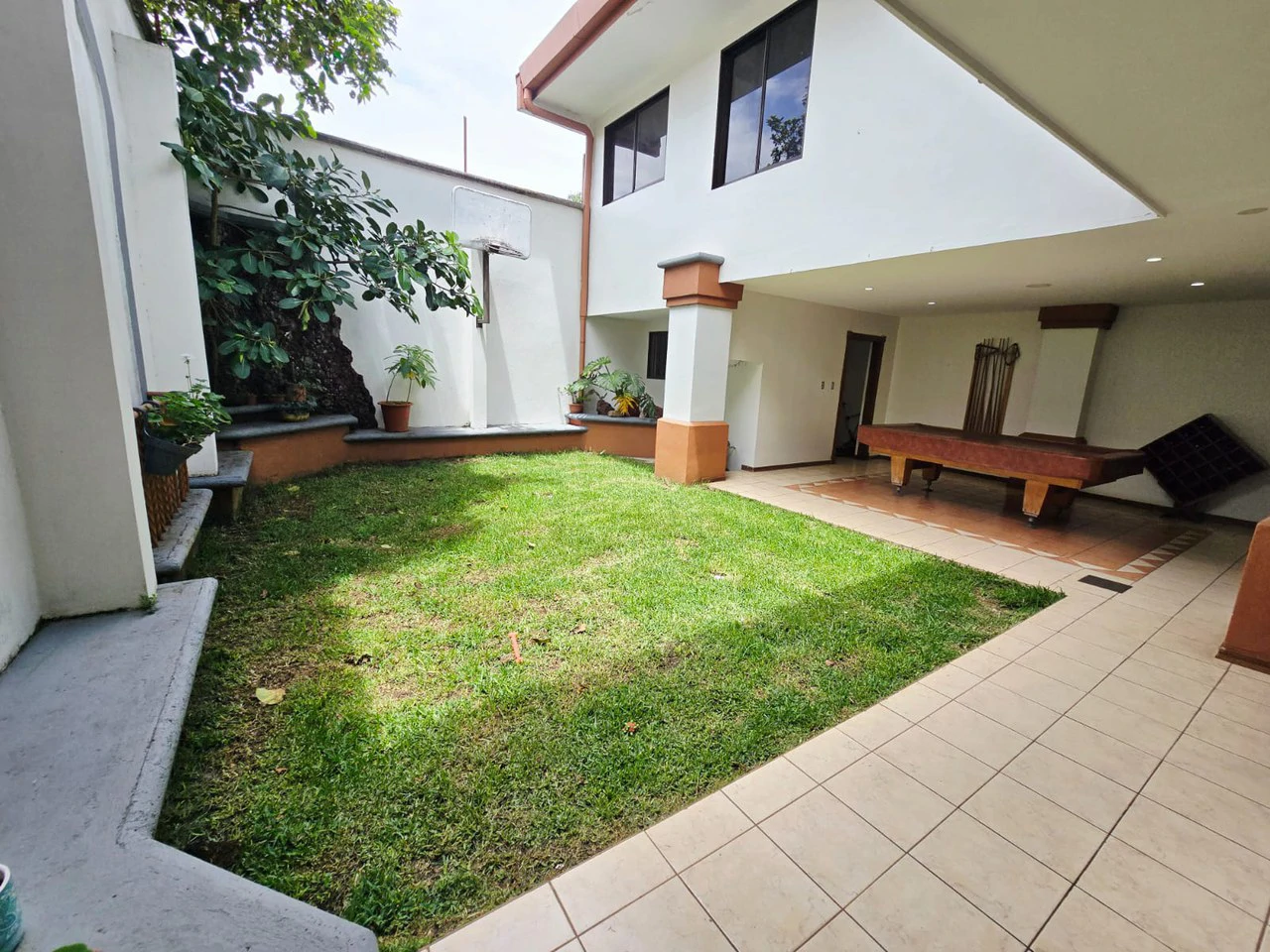 LARGE HOUSE FOR SALE IN MERCEDES NORTE, HEREDIA - Gallery image 15