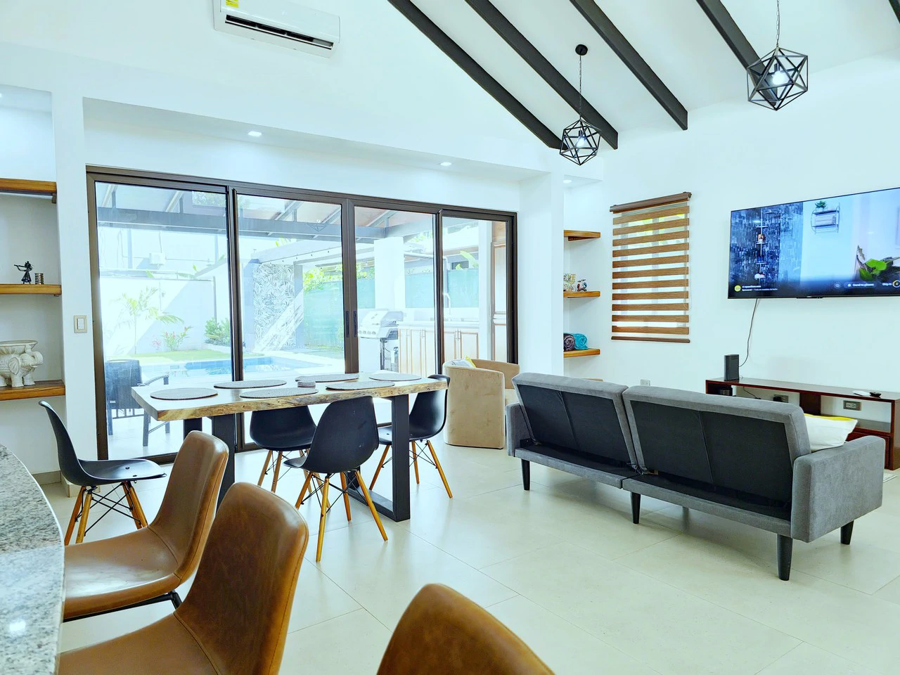 Price Reduced - Modern Oasis Near Uvita: Contemporary Living with Pool & Privacy - Gallery image 13