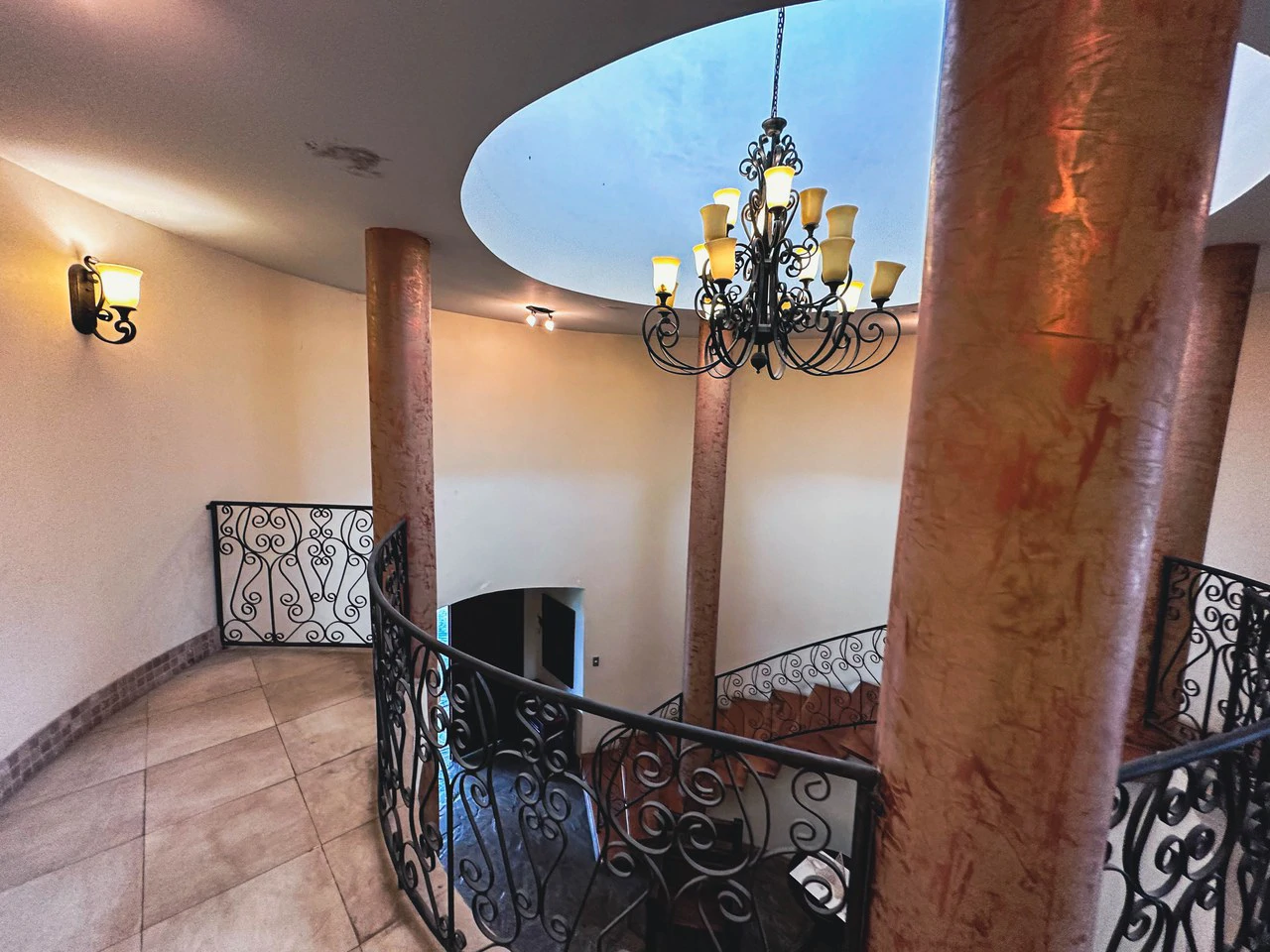Mountain House For Sale in San Miguel - Gallery image 12