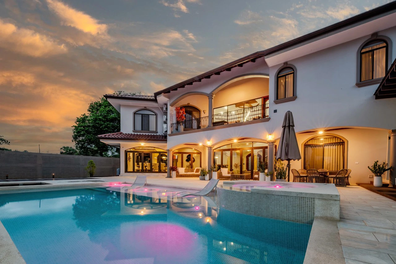 Luxury Home with Pool, Bar Area & Resort-Level Amenities | 6 br, 4.5 ba in Perez Zeledon - Gallery image 58