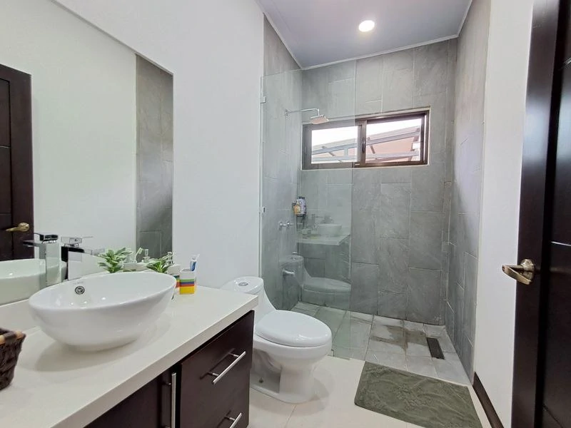 Casa Cascada Gavilán: Brand-New 3-Bedroom House with Pool, Steps from the Beach and Samara Center - Gallery image 8