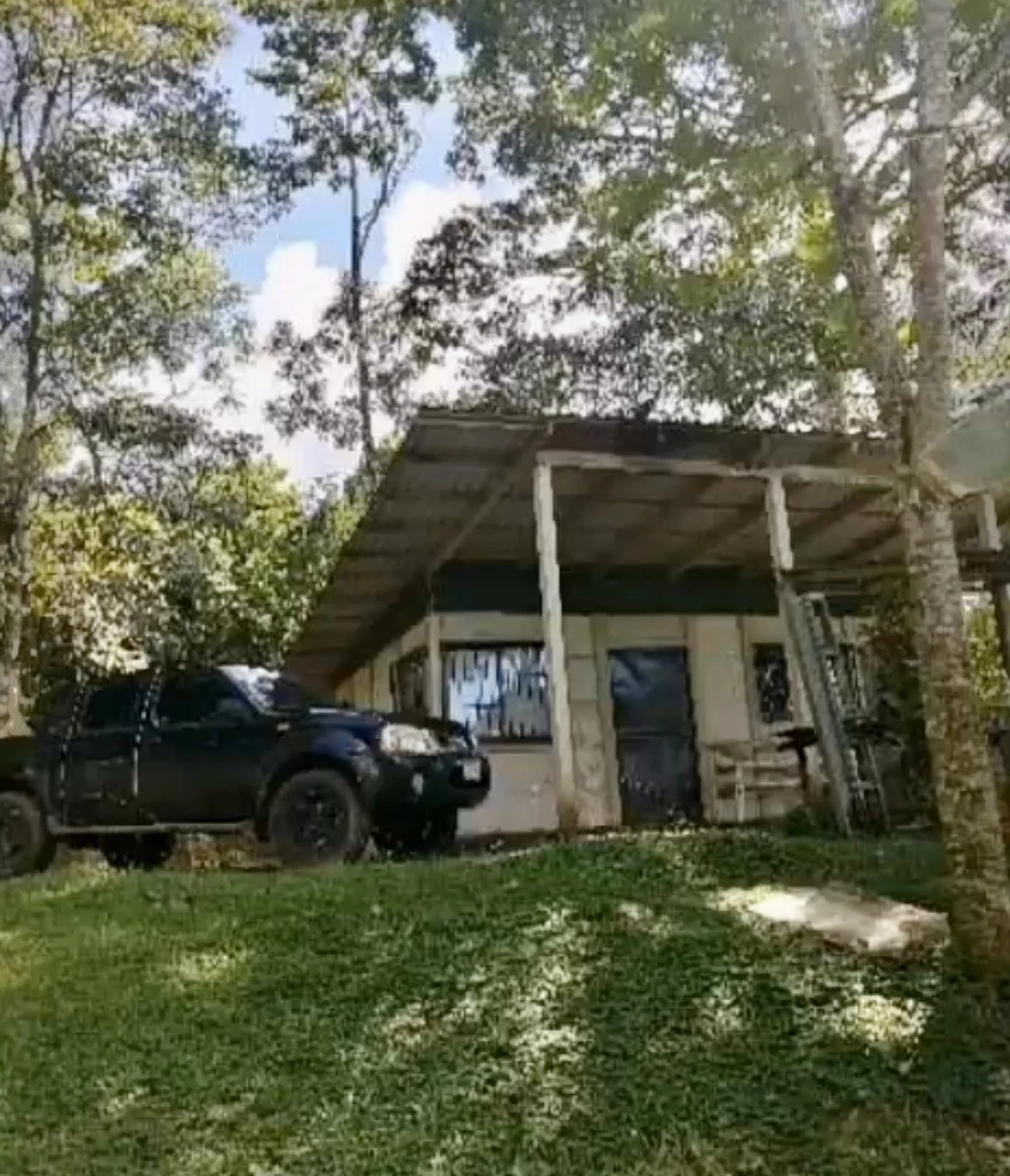 4.2 acres with house and creek: Beautiful property with creek and house - Gallery image 7