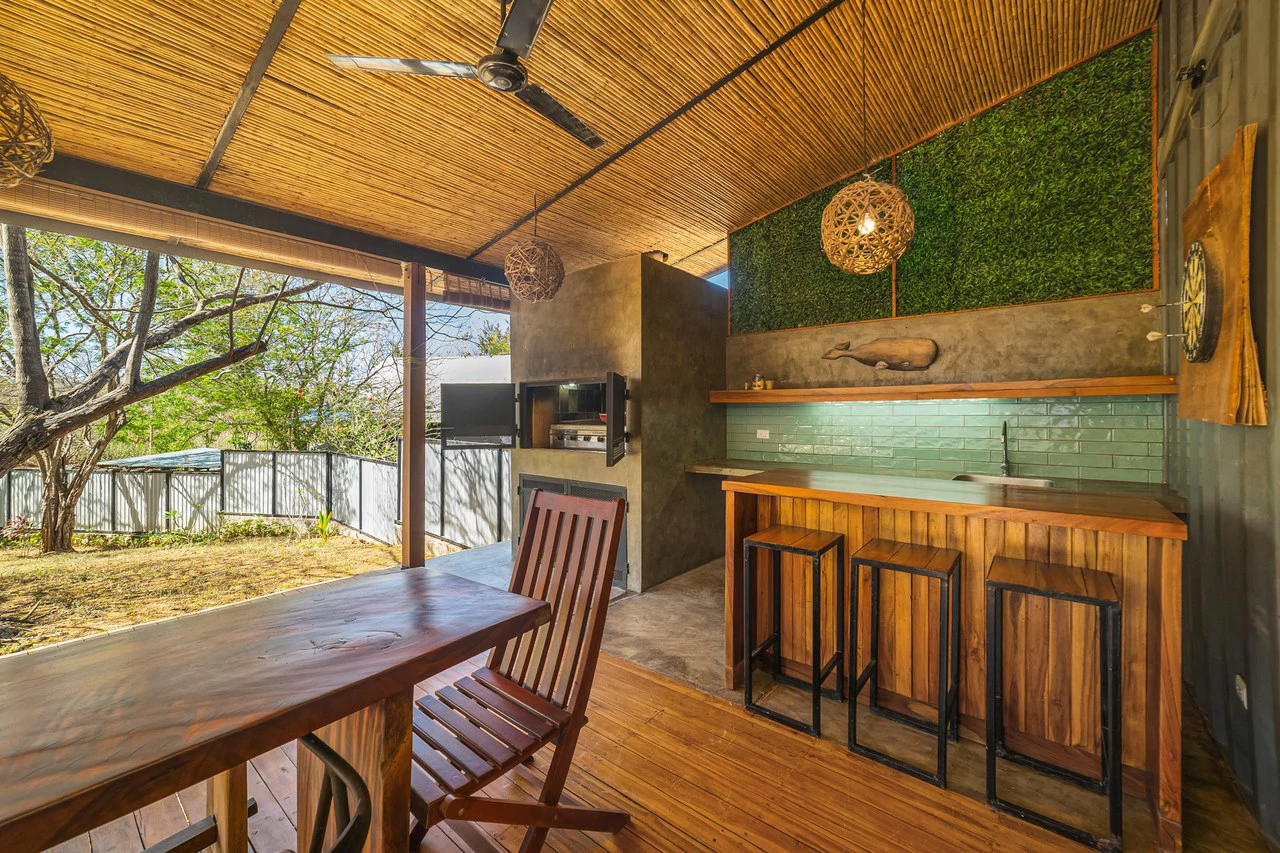 Surfside Container Home: Turnkey 2BR & Mixed-Use Potential - Gallery image 10