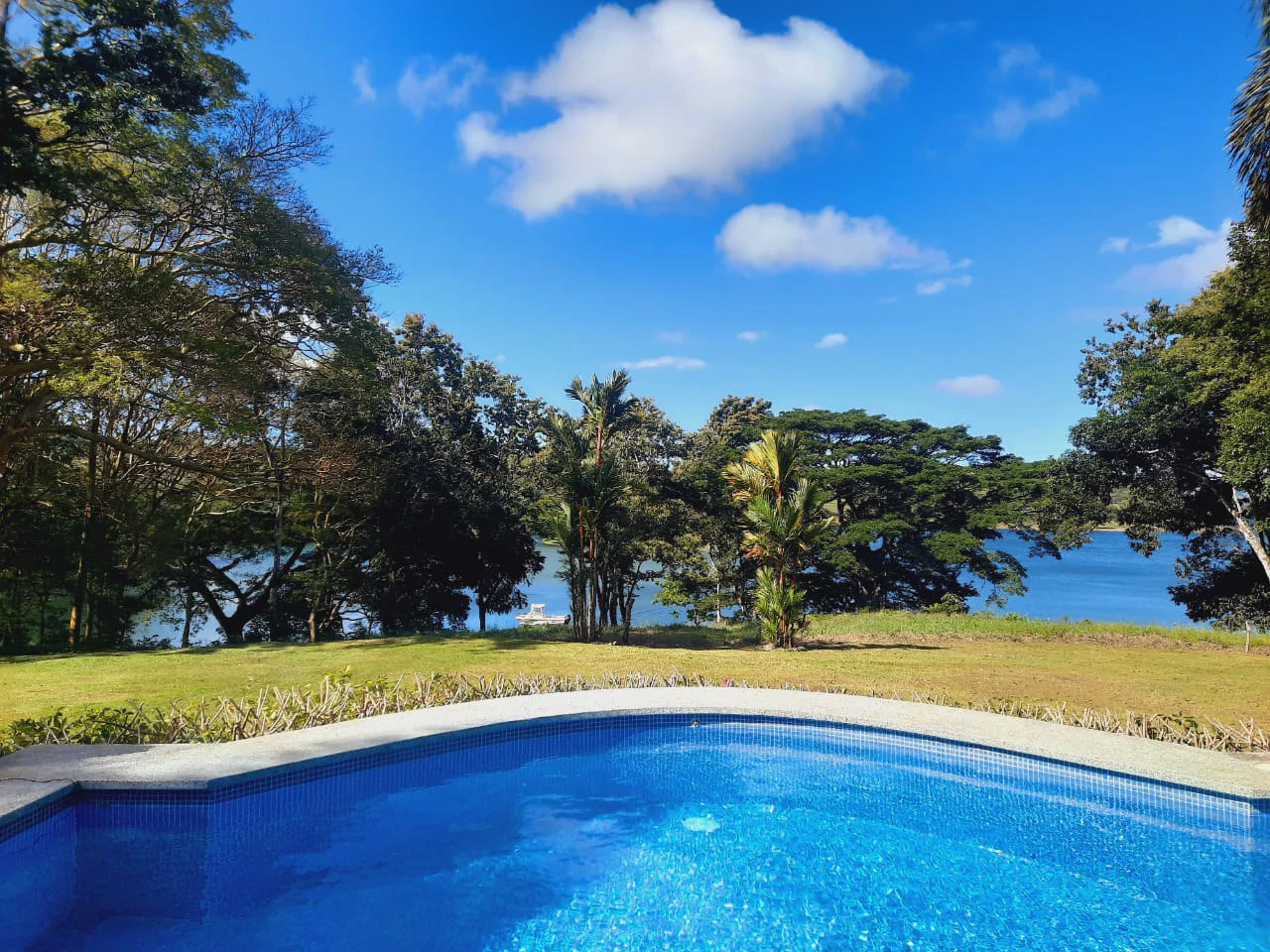 LA TOSCANA - Mediterranean Style Luxury Home on Lake Front Property. - Gallery image 40