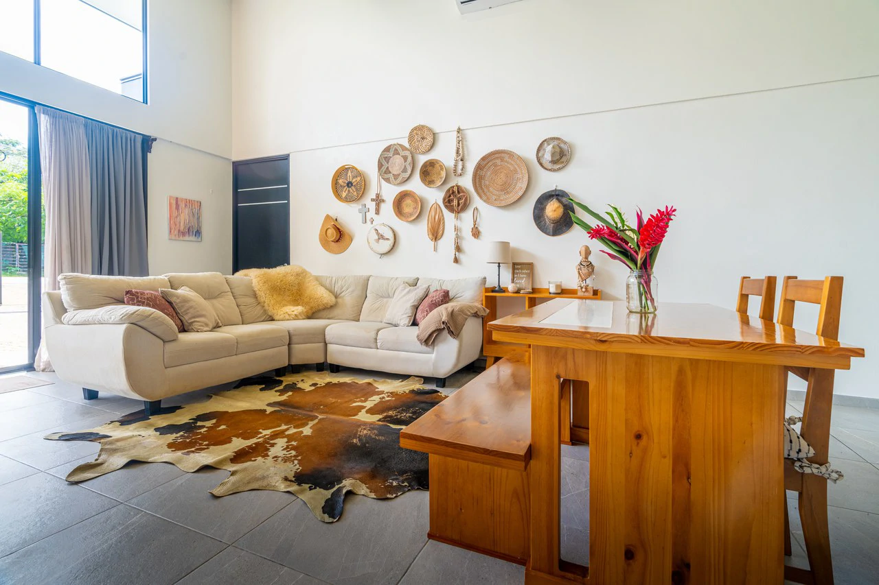 Modern 3 Bedroom Home - Walking distance to it all! - Gallery image 38