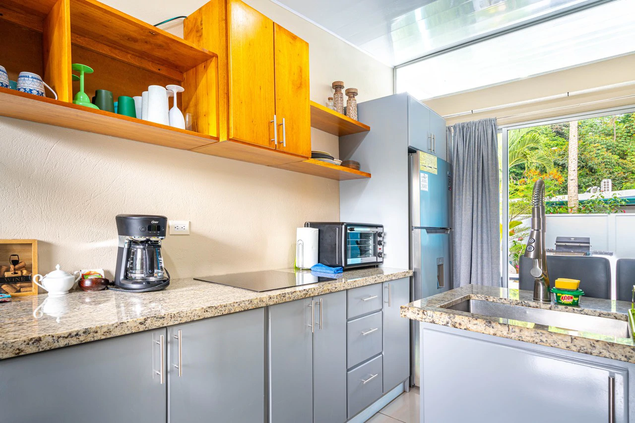 3 Bed Main Home with Two Rental Villas, Walk to Beach in Uvita! Fantastic Location! - Gallery image 51