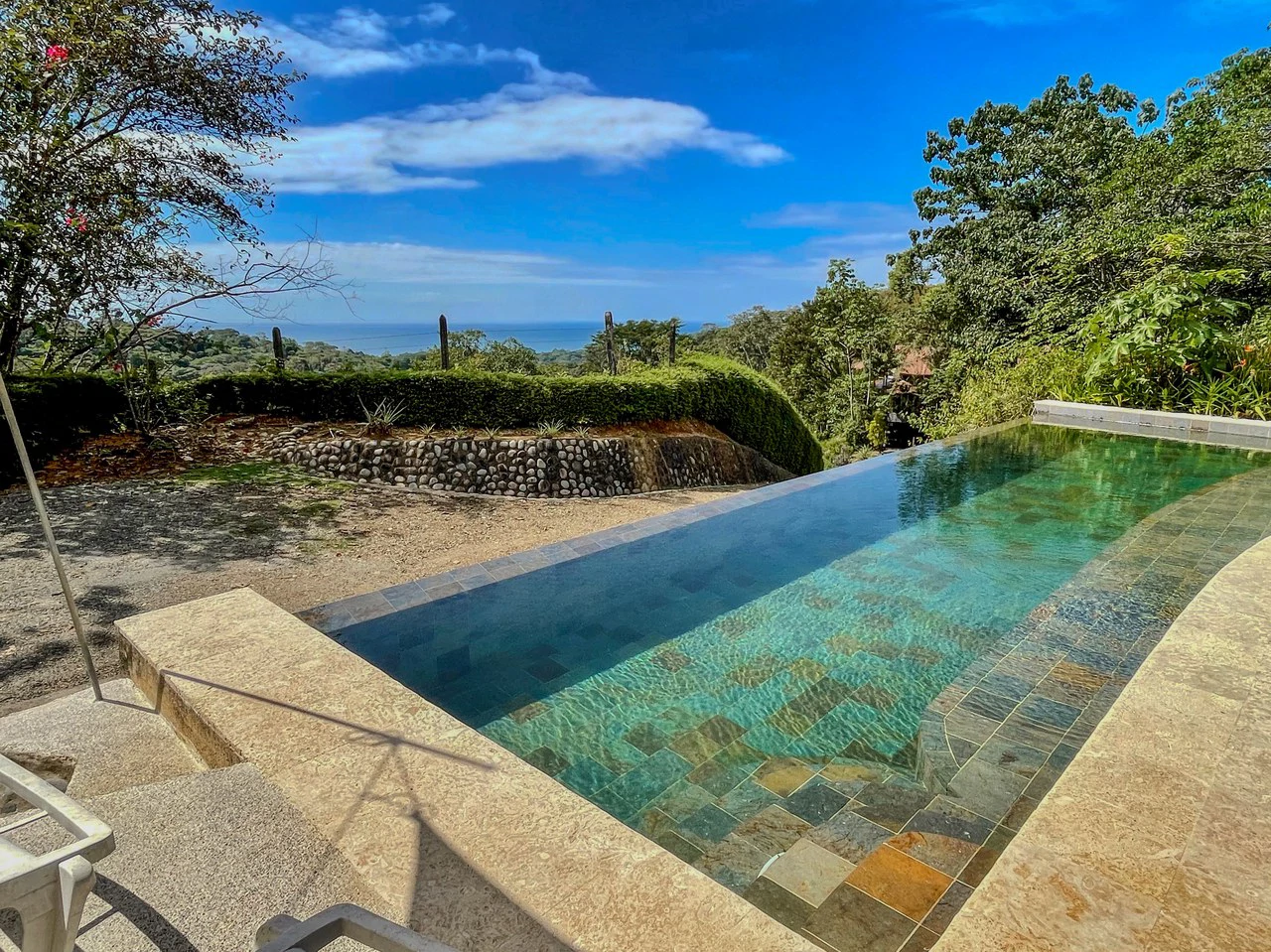 2.24 ACRES – 7 Bedrooms Ocean View Boutique Hotel With Two Pools, 5 Minutes to Uvita, Multiple Rental Options!! - Gallery image 9