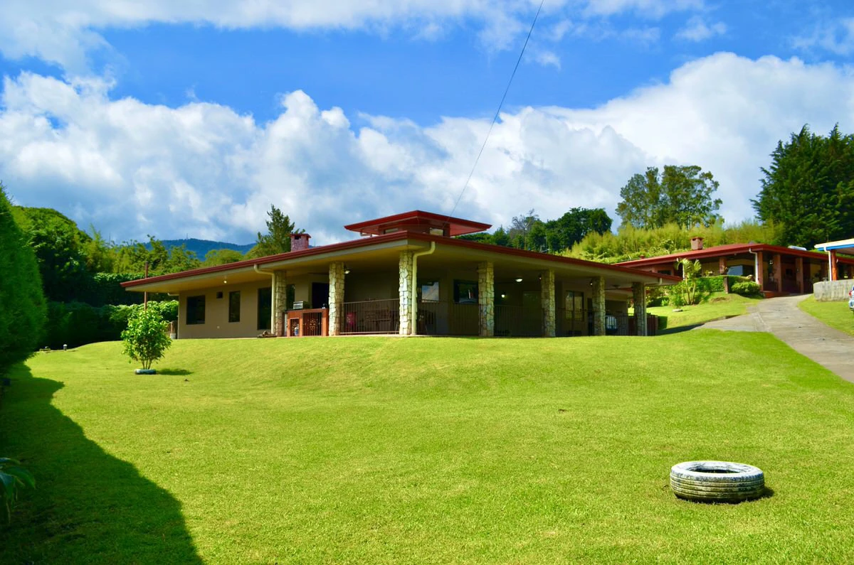 Property for sale with the 3 houses in San Rafael - Gallery image 2