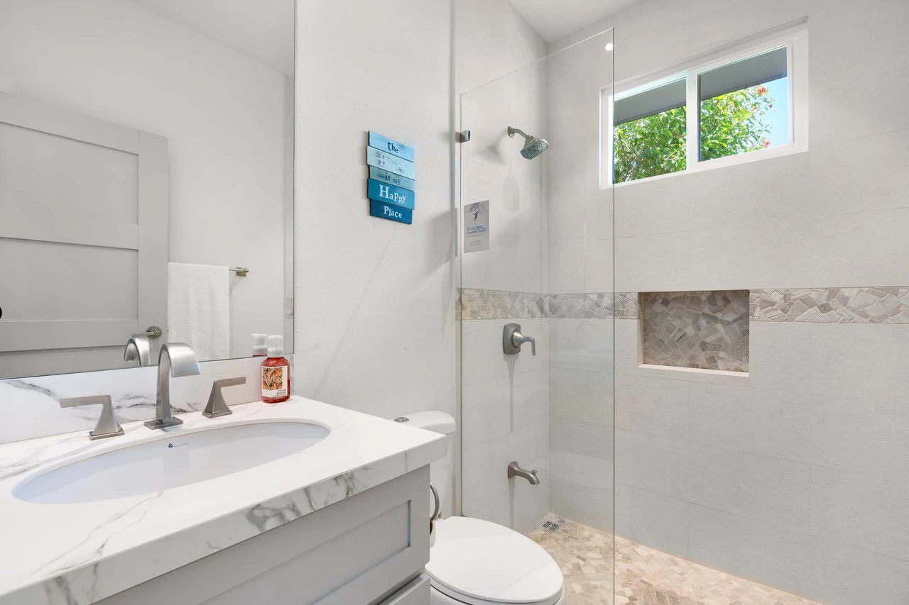 The Haven: Spacious Home + Private Casita in Gated Mar Vista Community - Gallery image 21