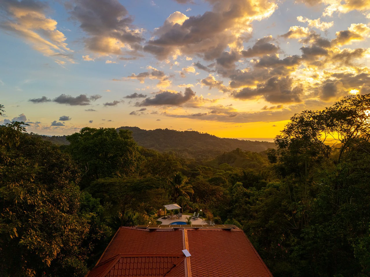 Villa Allamanda: Privacy Galore, Ocean, Jungle and Mountain Views - Gallery image 9
